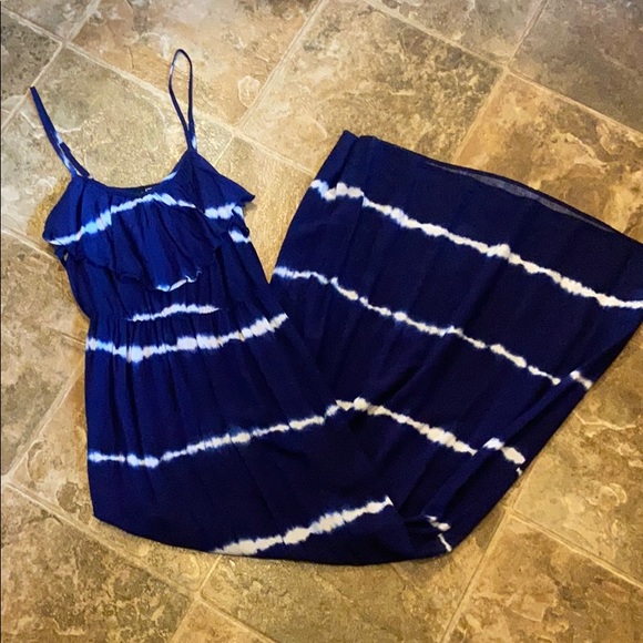 Dresses & Skirts - ⭐️BOGO XS Blue and White Maxi Dress